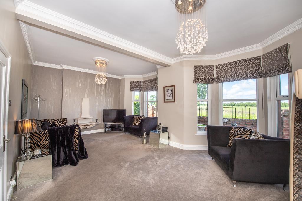 5 Bedroom Detached Barn Conversion For Sale in Marsh Moss Lane