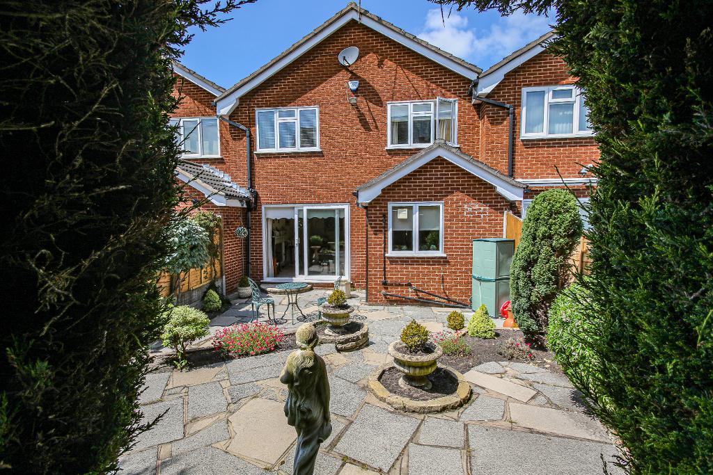 3 Bedroom Mews For Sale in Churchfields, Trafalgar Road, Birkdale