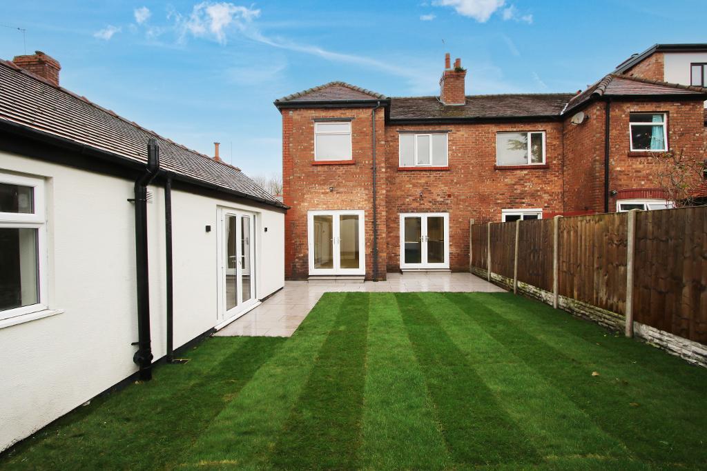 4 Bedroom SemiDetached For Sale in Southbank Road, Southport