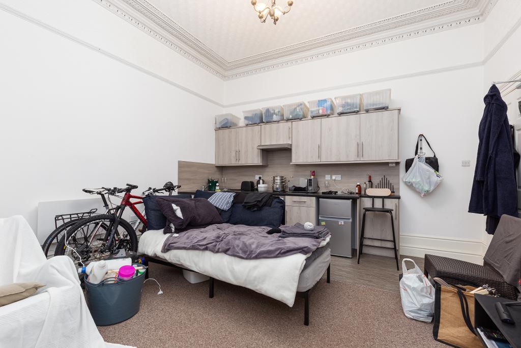 8 Bedroom Commercial For Sale in Leyland Road, Hesketh Park, Southport