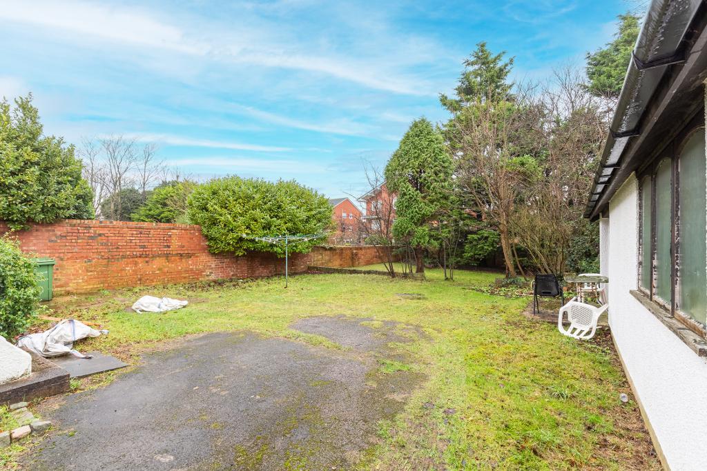 8 Bedroom Commercial For Sale in Leyland Road, Hesketh Park, Southport