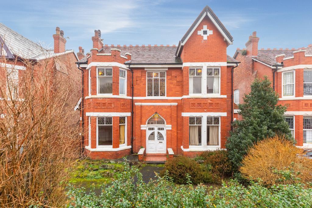 5 Bedroom Detached For Sale in Barrett Road, Birkdale, Southport