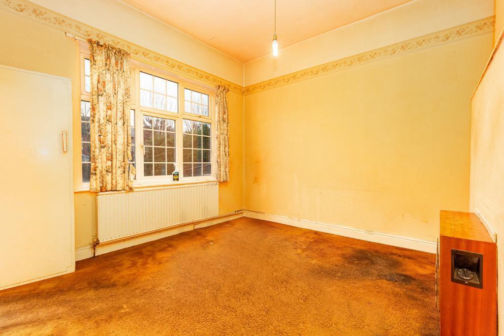 5 Bedroom Detached For Sale in Barrett Road, Birkdale, Southport