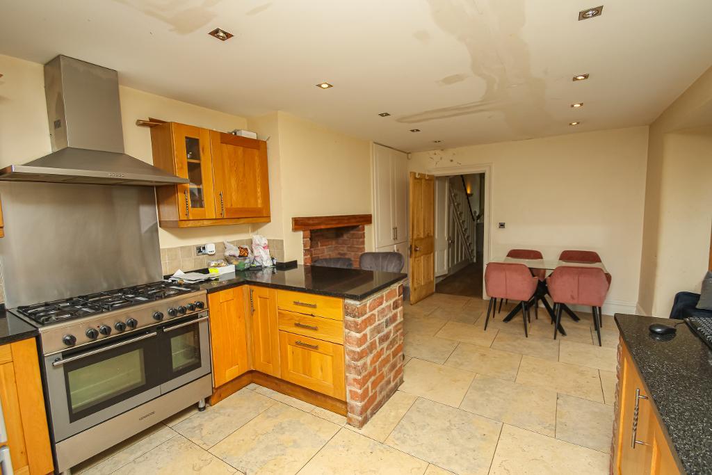 4 Bedroom SemiDetached For Sale in Manchester Road, Southport