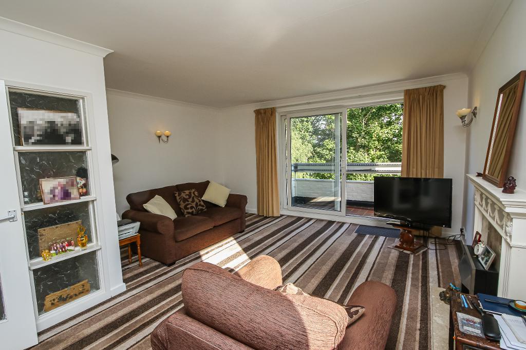 2 Bedroom Apartment For Sale in Lulworth Road, Birkdale, Southport