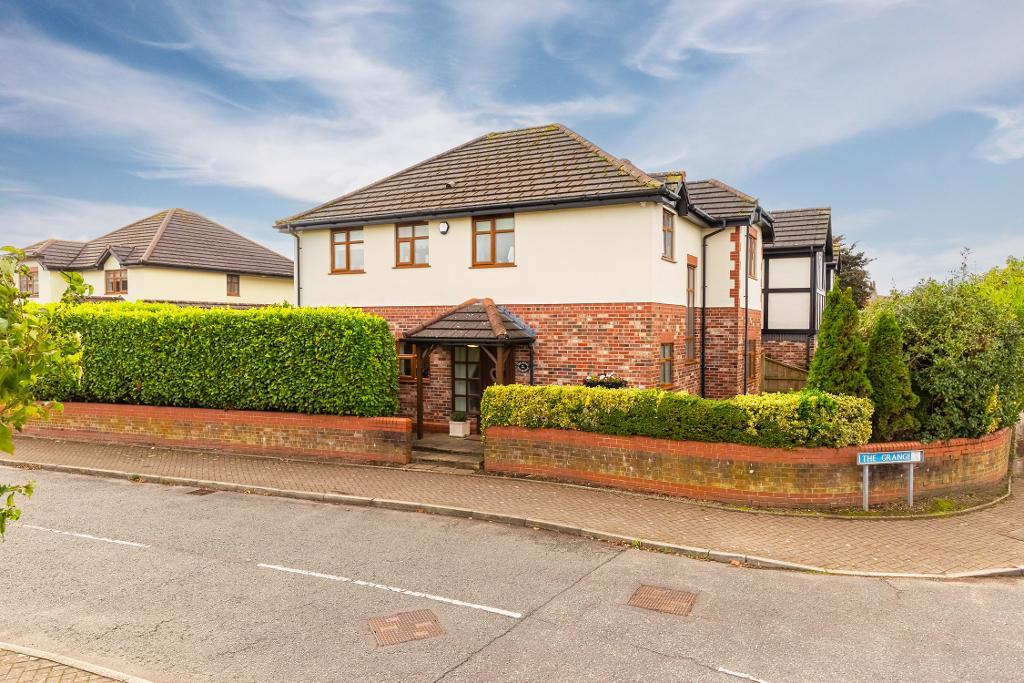 4 Bedroom Detached For Sale in The Grange, Churchtown, Southport