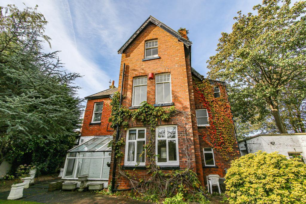 5 Bedroom Detached For Sale in York Road, Birkdale, Southport