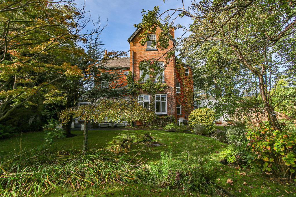 5 Bedroom Detached For Sale in York Road, Birkdale, Southport