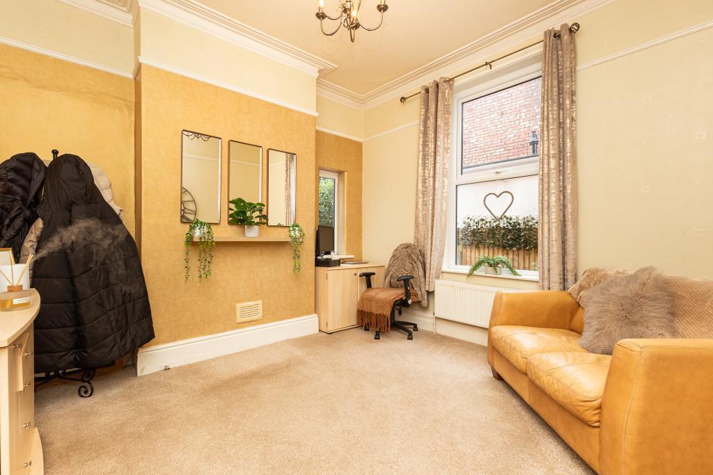 3 Bedroom SemiDetached For Sale in Alma Road, Birkdale, Southport