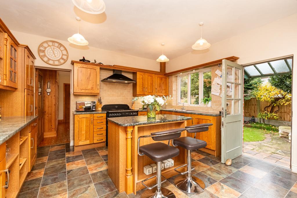 3 Bedroom SemiDetached For Sale in Alma Road, Birkdale, Southport