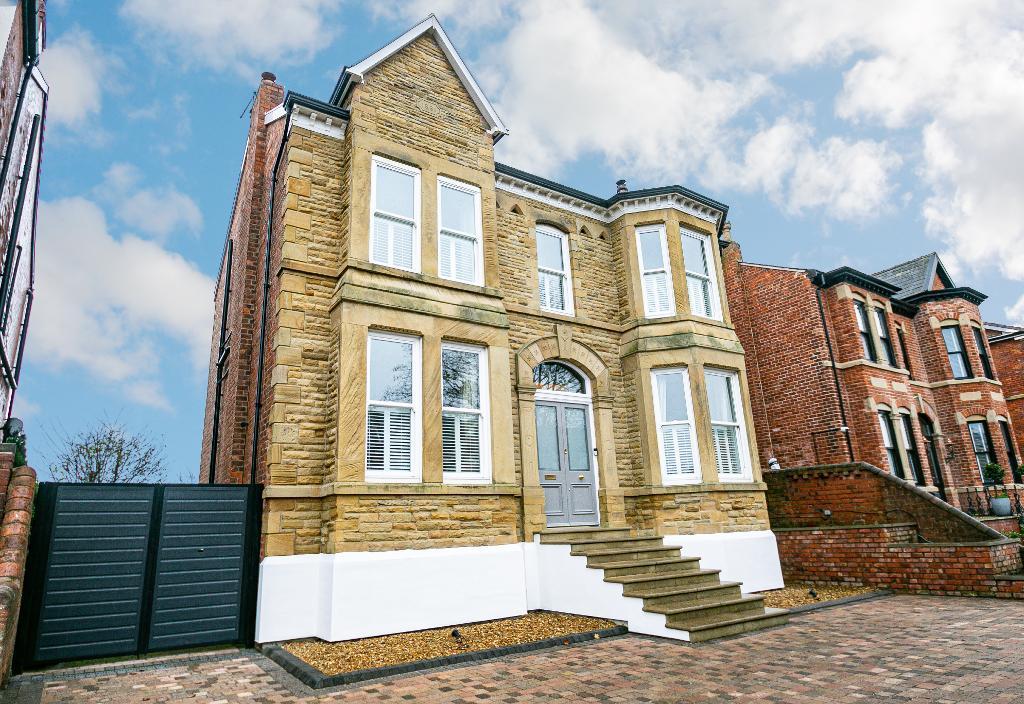 5 Bedroom Detached For Sale in Liverpool Road, Birkdale, Southport