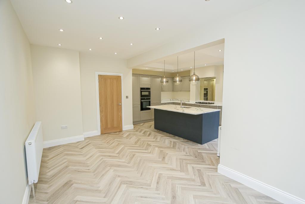 4 Bedroom SemiDetached For Sale in Southbank Road, Southport