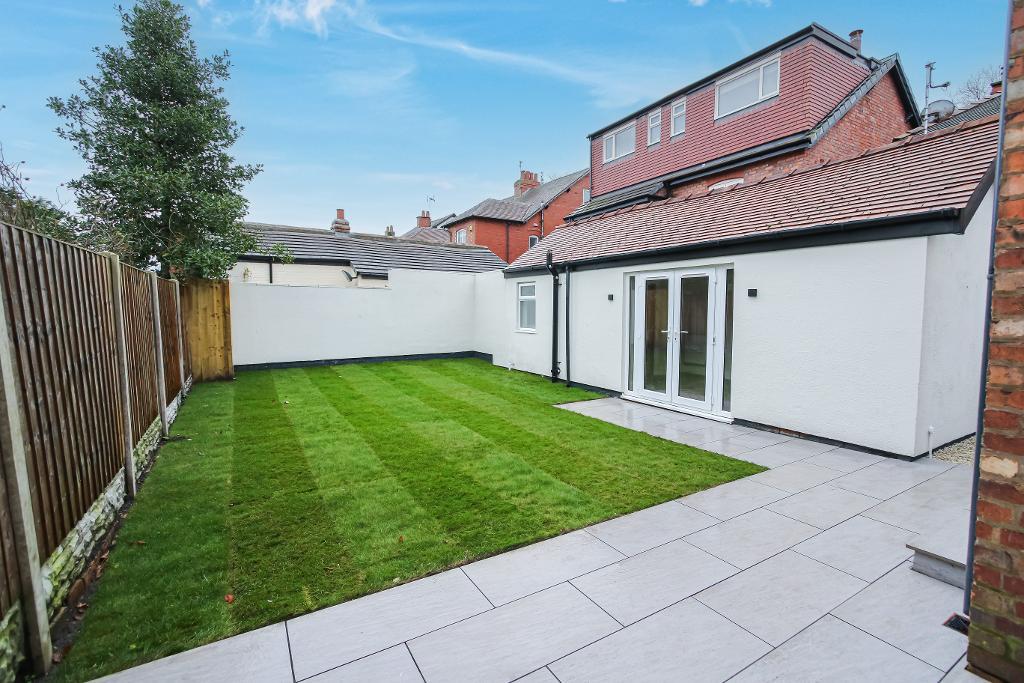 4 Bedroom SemiDetached For Sale in Southbank Road, Southport