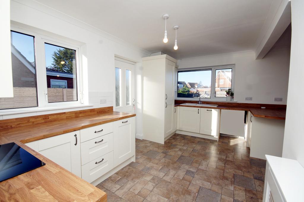 3 Bedroom Dormer Bungalow For Sale in Skipton Avenue, Marshside, Southport, Merseyside, PR9 8JP