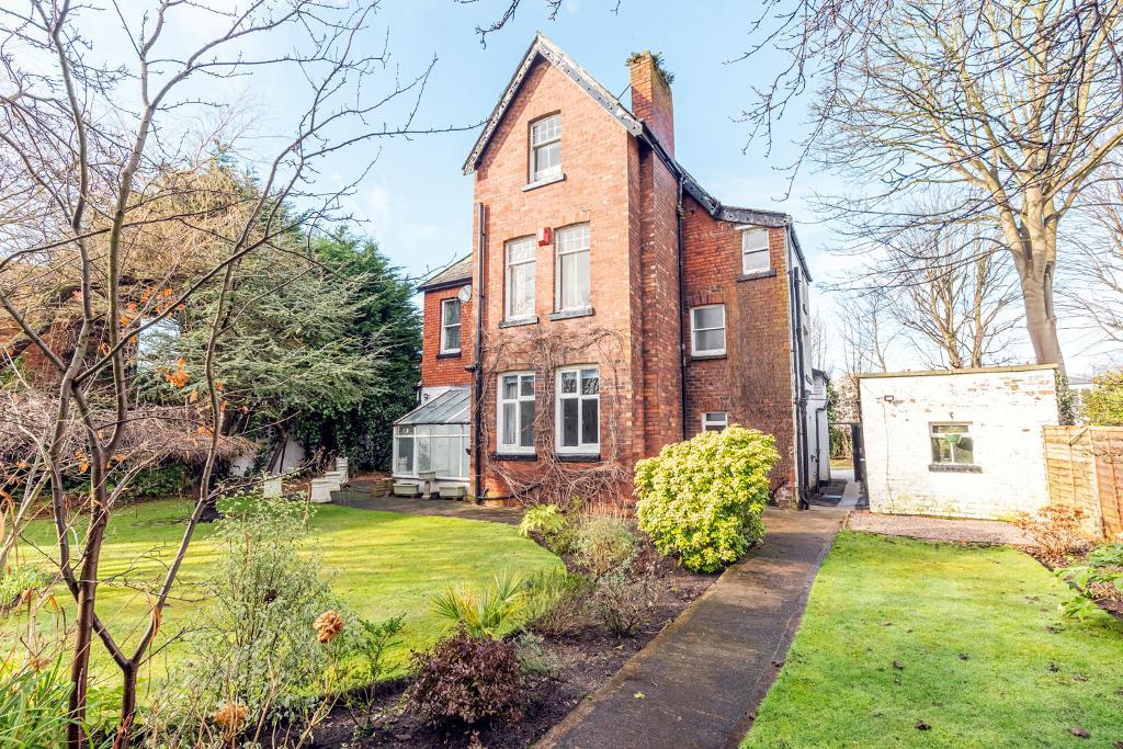 5 Bedroom Detached For Sale in York Road, Birkdale, Southport