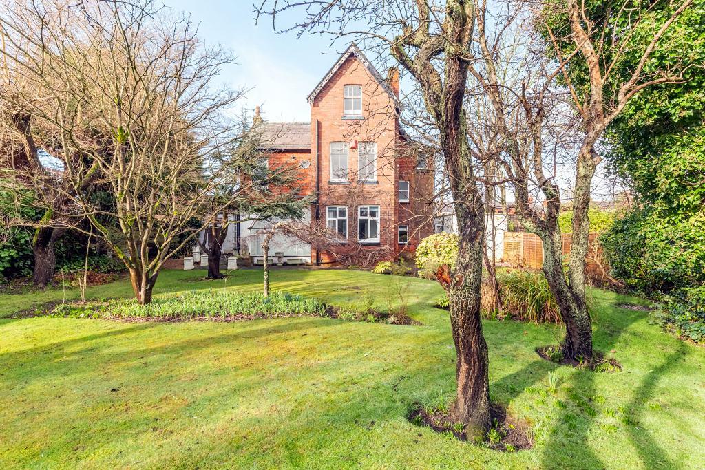 5 Bedroom Detached For Sale in York Road, Birkdale, Southport