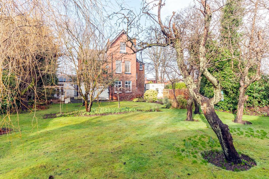 5 Bedroom Detached For Sale in York Road, Birkdale, Southport