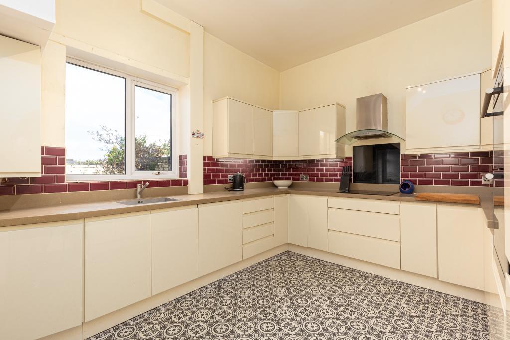 5 Bedroom SemiDetached For Sale in Everton Road, Birkdale, Southport