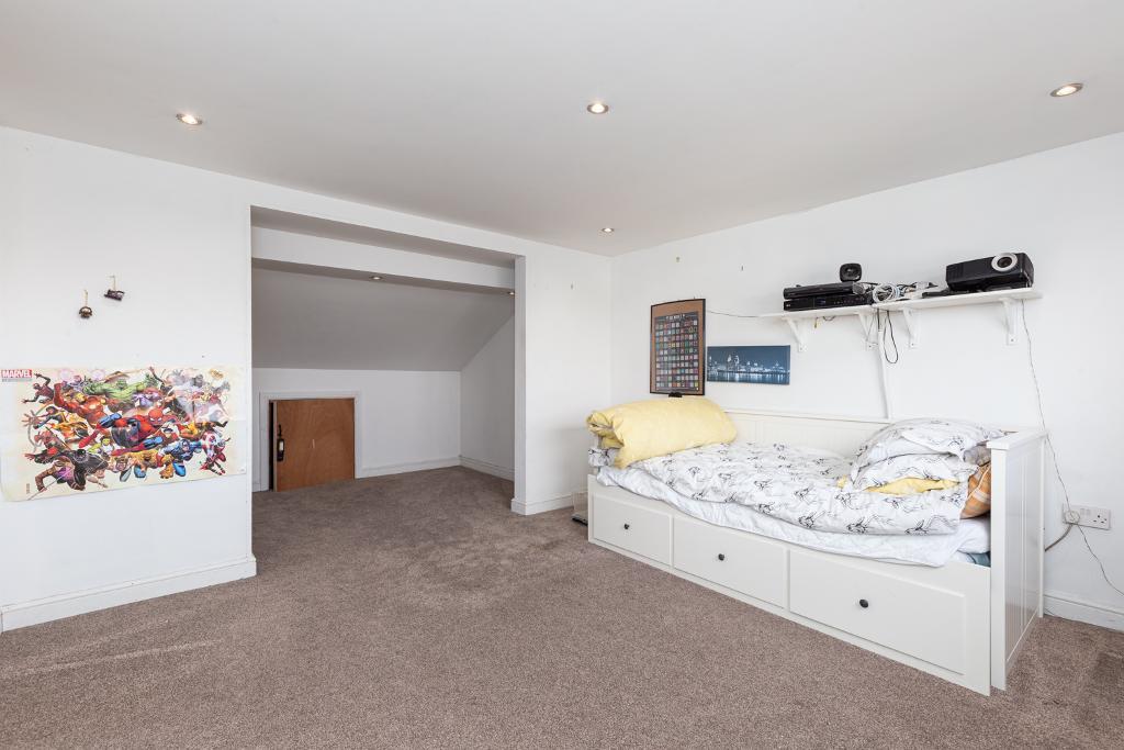 5 Bedroom SemiDetached For Sale in Everton Road, Birkdale, Southport