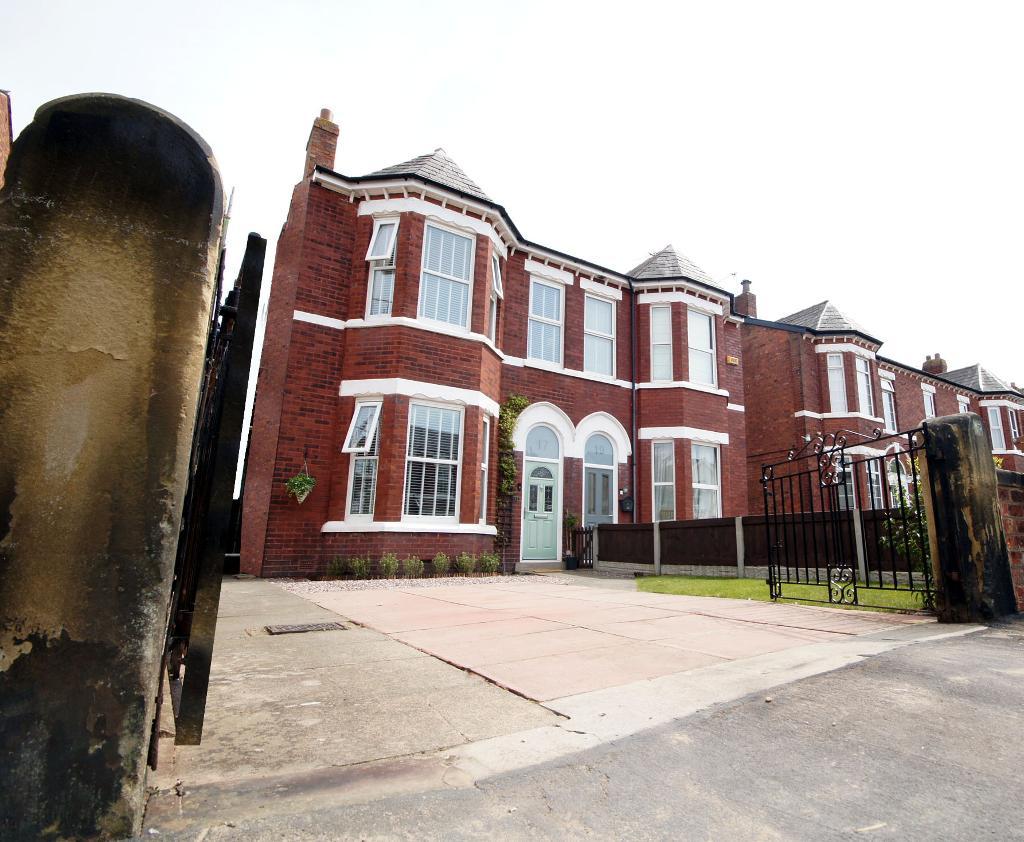 Properties For Sale . Bailey Estate Agents in Birkdale and Southport.