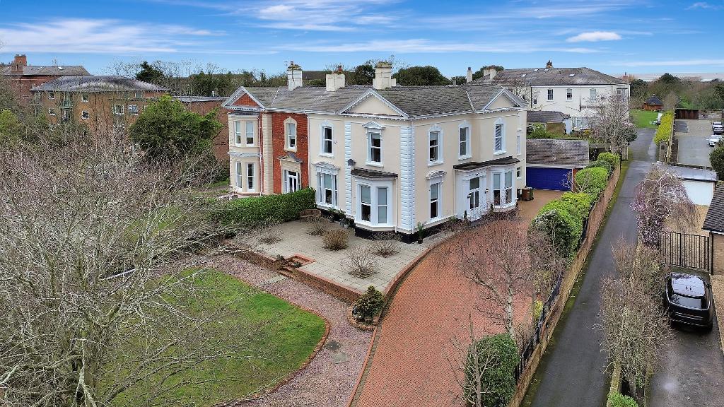 Westcliffe Road, Birkdale, Southport, Merseyside, PR8 2BN