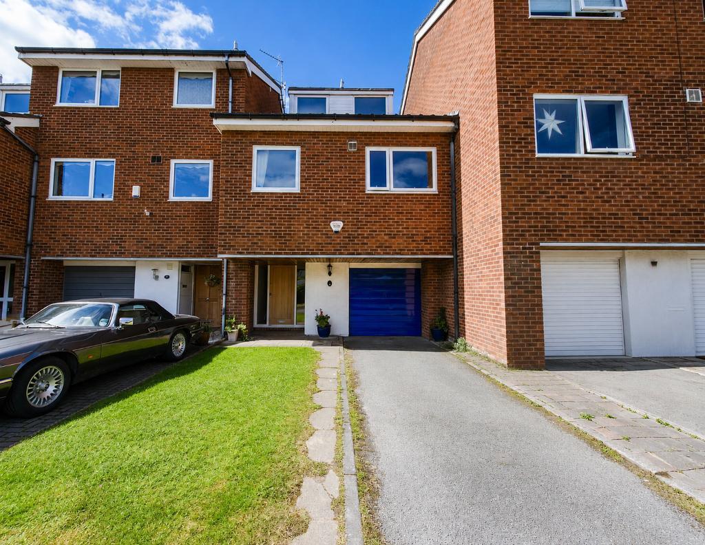 Kerton Row, Birkdale, Southport, Merseyside, PR8 2DH